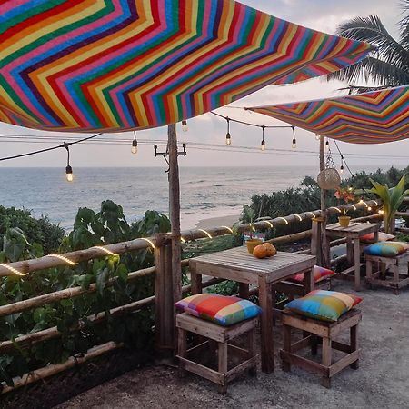 Gaia Ocean Surf Yoga Hostel Ahangama Kültér fotó