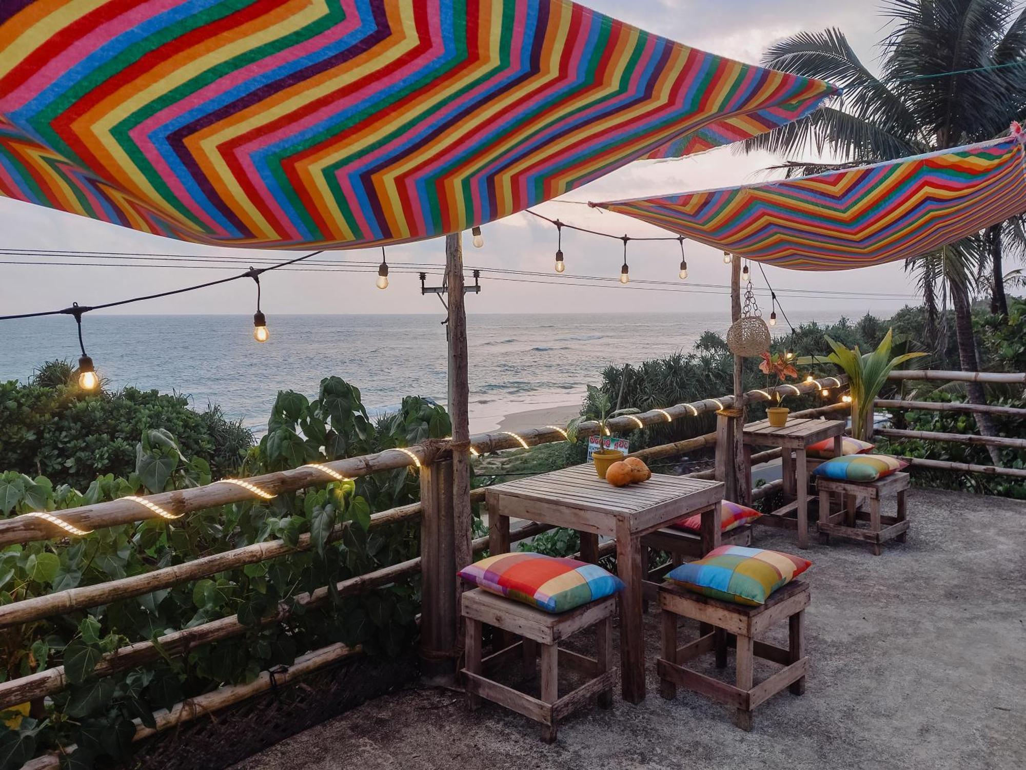 Gaia Ocean Surf Yoga Hostel Ahangama Kültér fotó