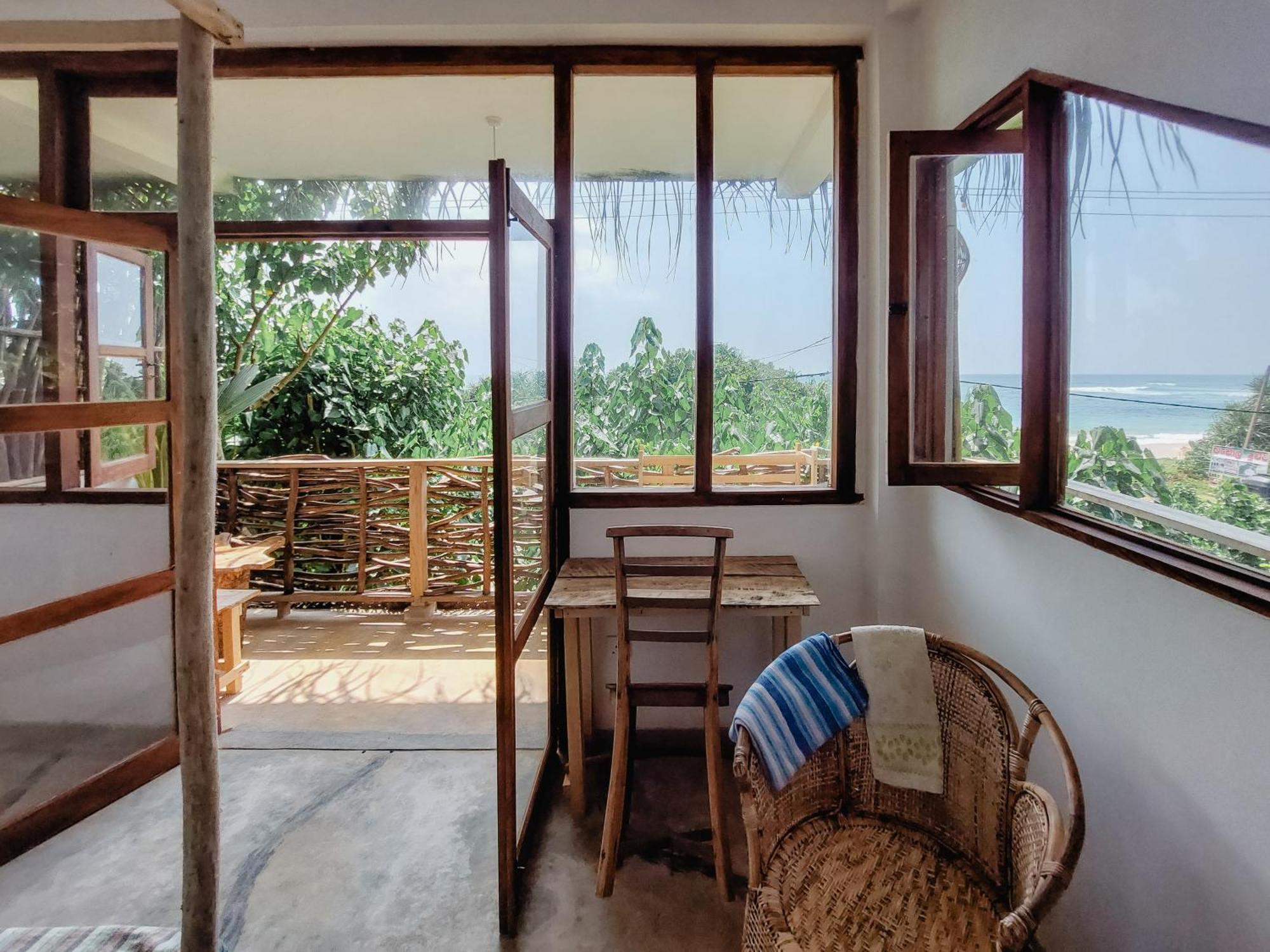 Gaia Ocean Surf Yoga Hostel Ahangama Kültér fotó