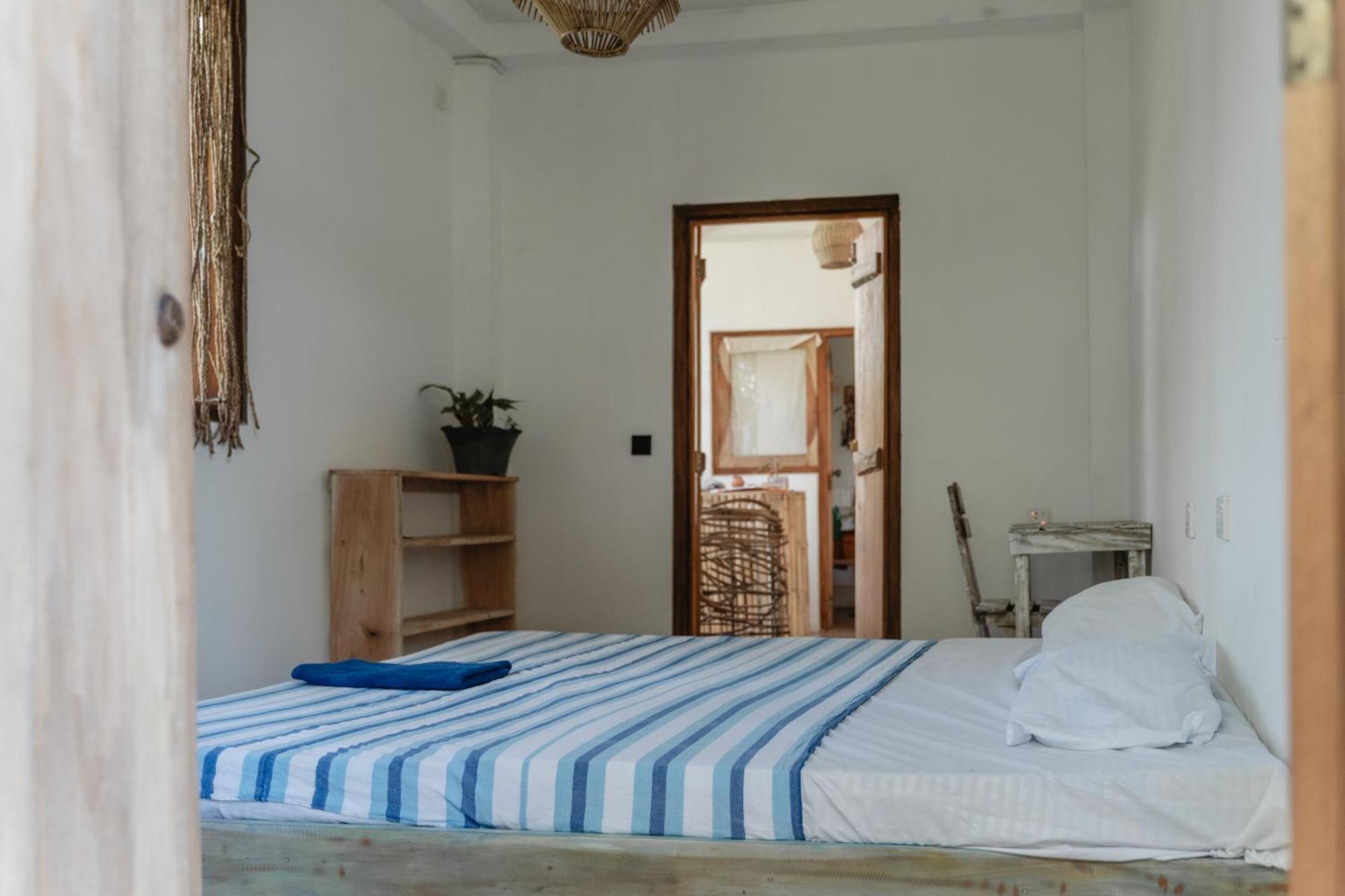 Gaia Ocean Surf Yoga Hostel Ahangama Kültér fotó