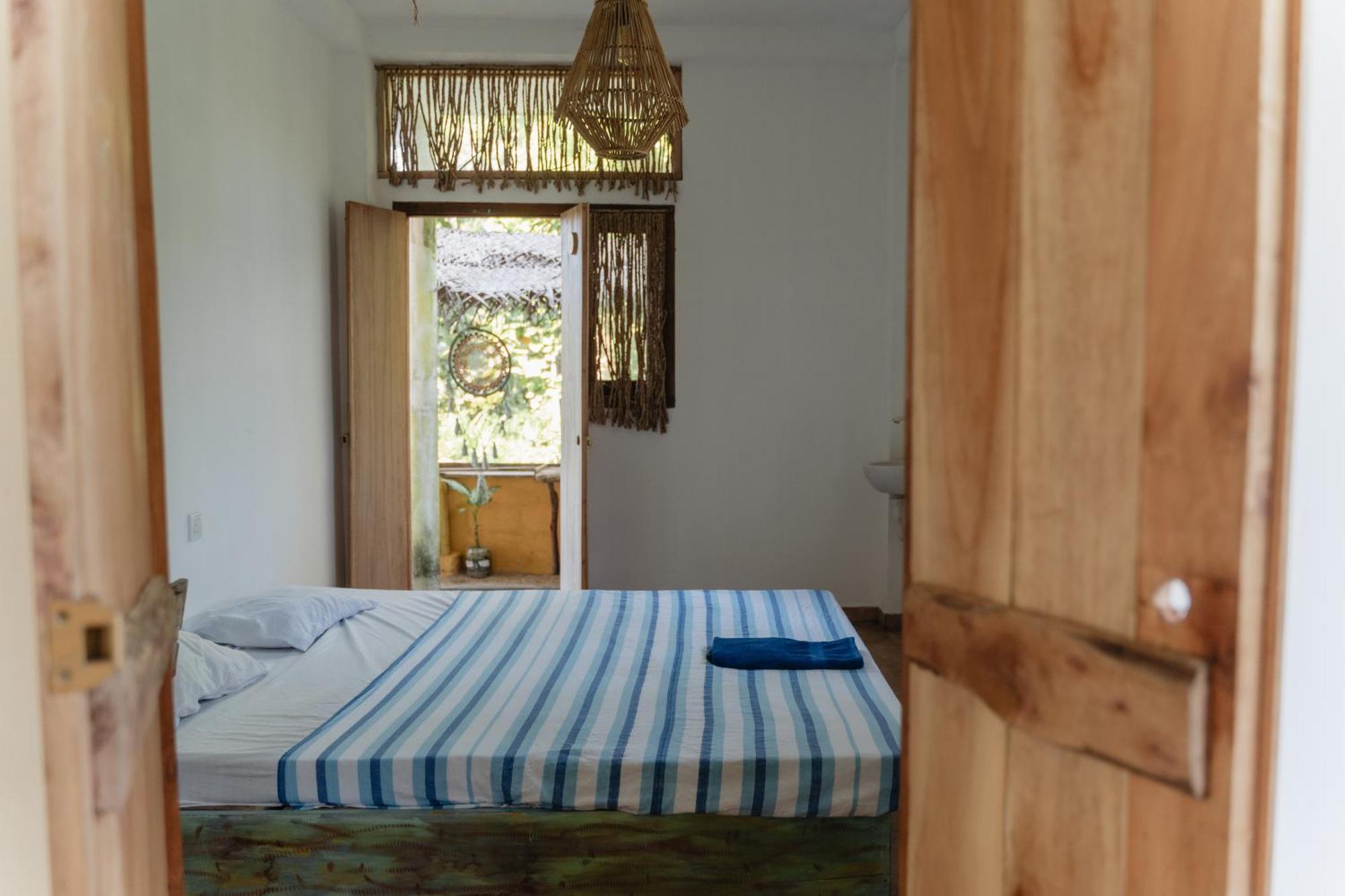 Gaia Ocean Surf Yoga Hostel Ahangama Kültér fotó