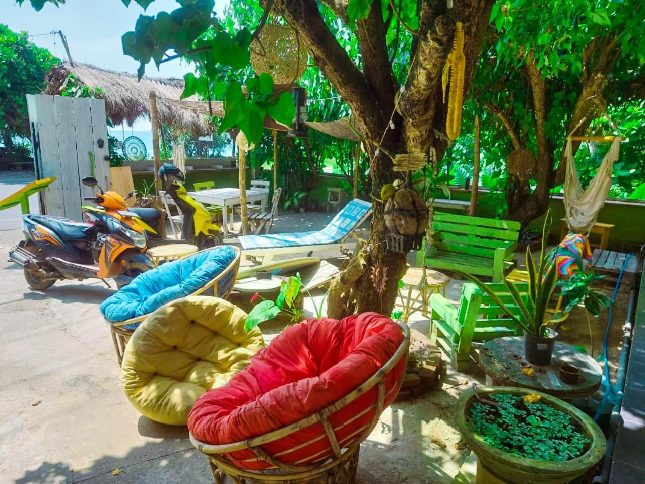 Gaia Ocean Surf Yoga Hostel Ahangama Kültér fotó