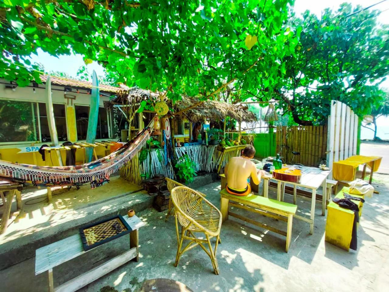 Gaia Ocean Surf Yoga Hostel Ahangama Kültér fotó