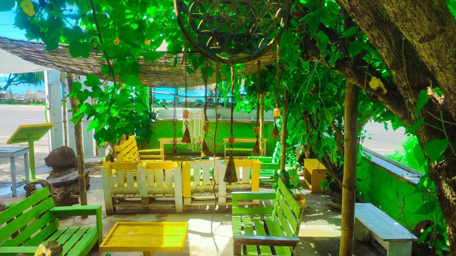 Gaia Ocean Surf Yoga Hostel Ahangama Kültér fotó